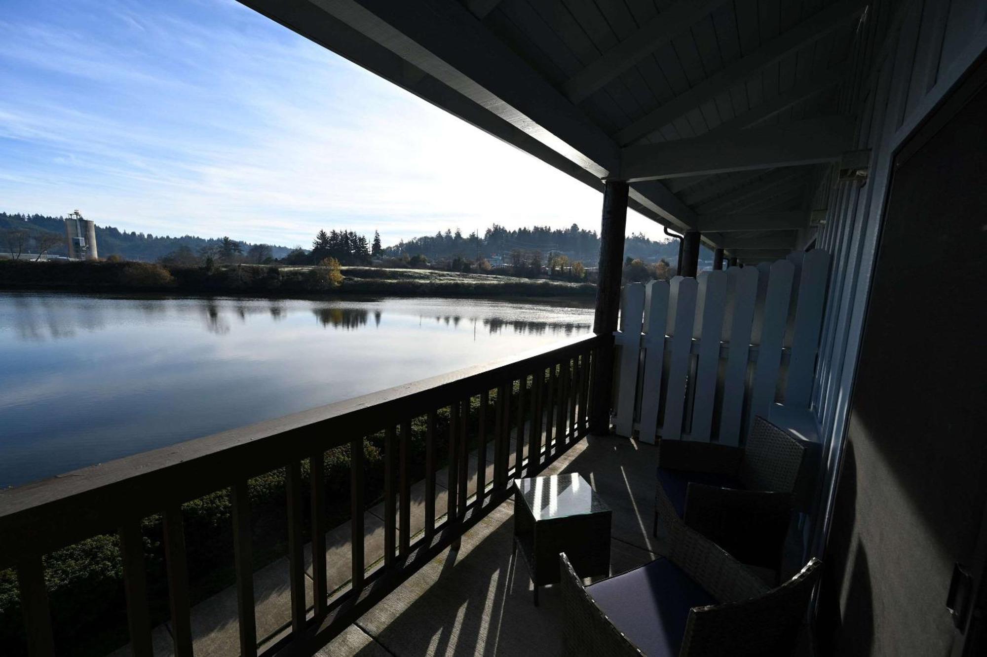Edgewater Inn And Suites, Ascend Hotel Collection Coos Bay Eksteriør billede