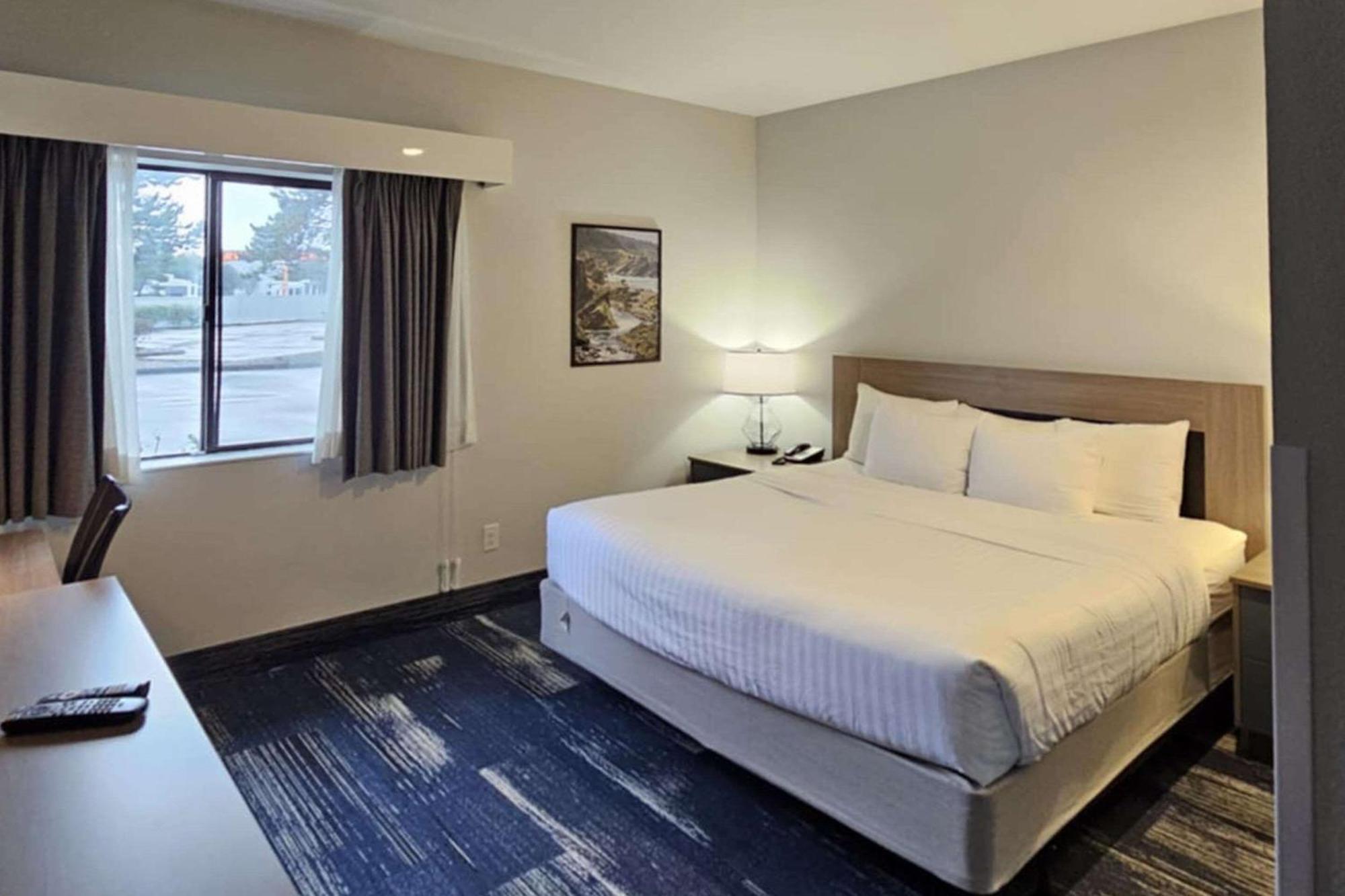 Edgewater Inn And Suites, Ascend Hotel Collection Coos Bay Eksteriør billede